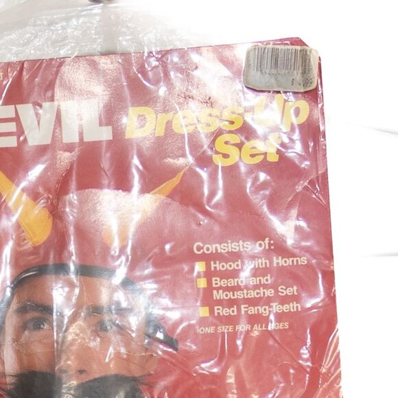 Devil Dress-Up Set One Size Fits All W/ Hood Horns Beard & Red Fang-Teeth Access - Picture 4 of 8